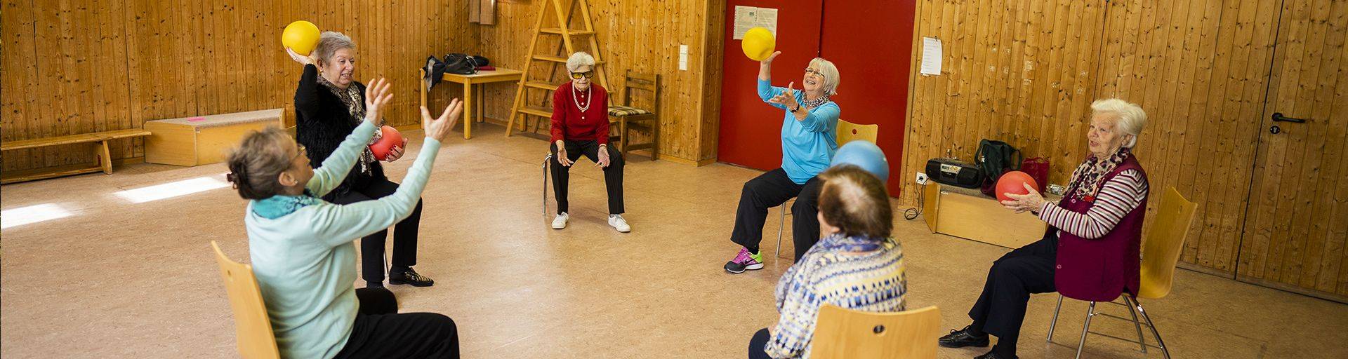 Bild Seniorengymnastik im Stadtteil- und Familienzentrum Stegermatt